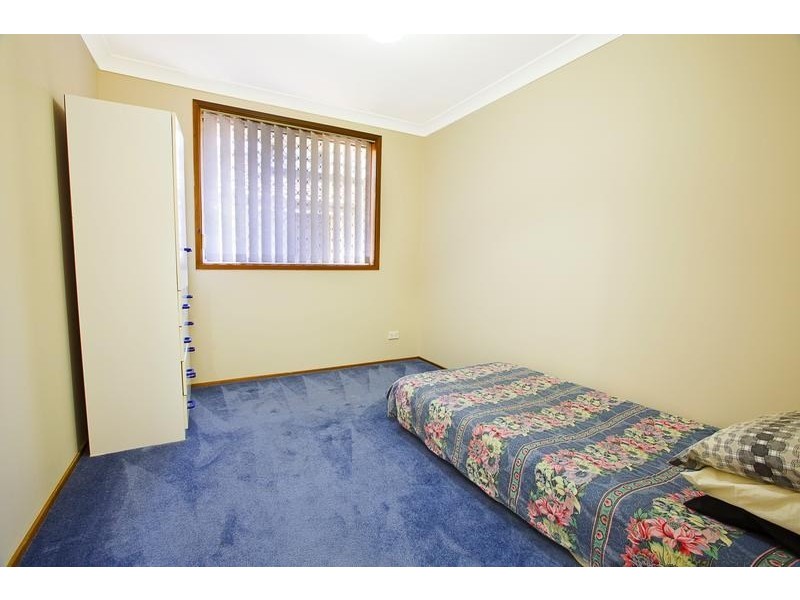 2/60 Fenton Crescent, Minto NSW 2566