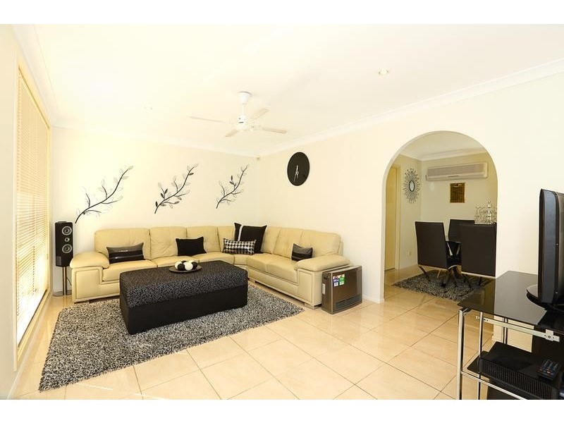20 Wilkinson Crescent, Ingleburn NSW 2565