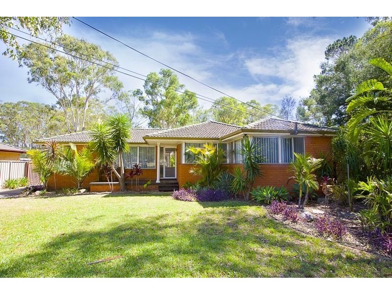 62 Third Avenue, Macquarie Fields NSW 2564