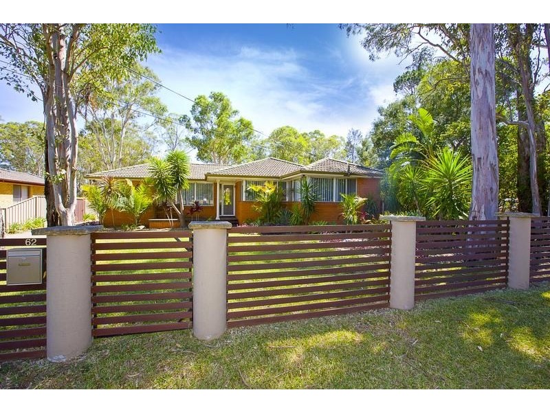 62 Third Avenue, Macquarie Fields NSW 2564