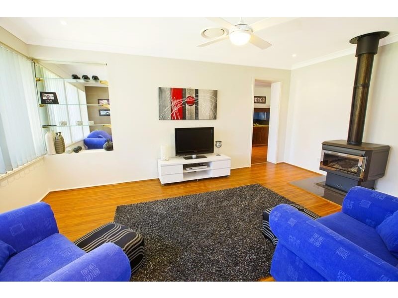 62 Third Avenue, Macquarie Fields NSW 2564