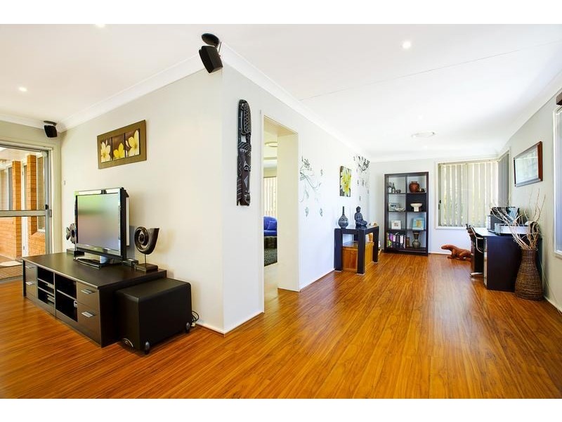 62 Third Avenue, Macquarie Fields NSW 2564