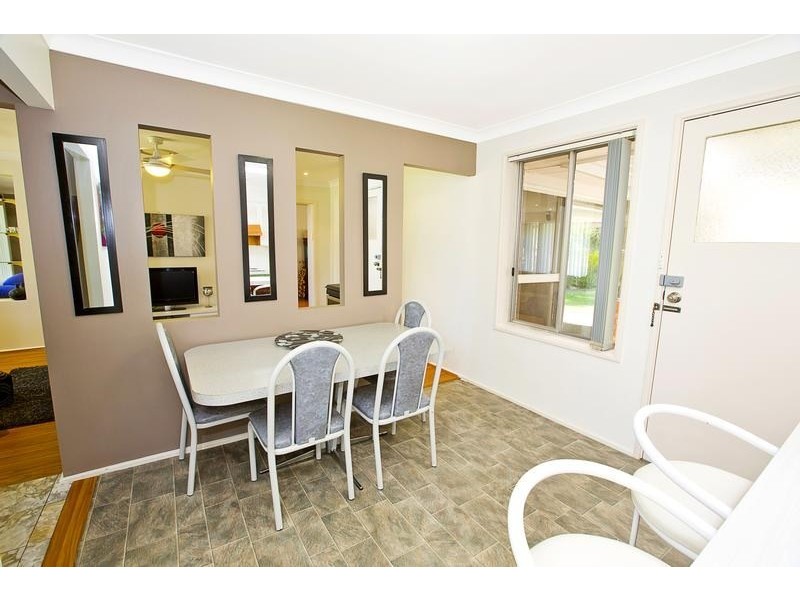 62 Third Avenue, Macquarie Fields NSW 2564