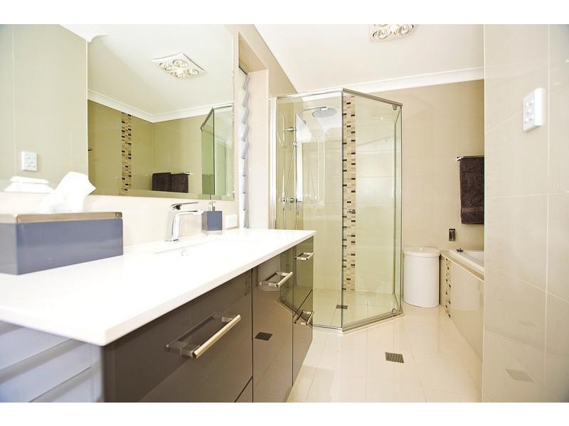 62 Third Avenue, Macquarie Fields NSW 2564