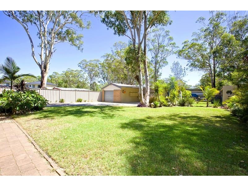 62 Third Avenue, Macquarie Fields NSW 2564