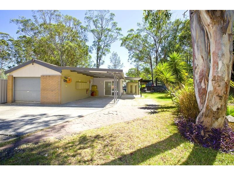 62 Third Avenue, Macquarie Fields NSW 2564