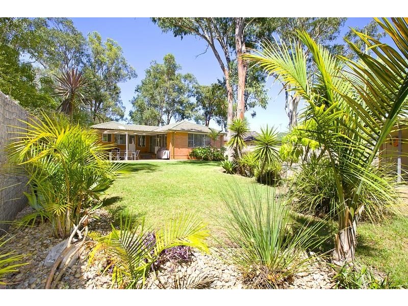 62 Third Avenue, Macquarie Fields NSW 2564