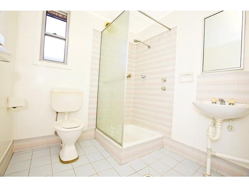 62 Third Avenue, Macquarie Fields NSW 2564