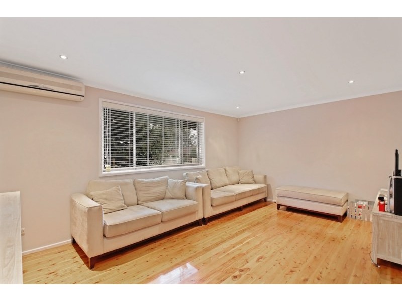 5 Hovea Place, Macquarie Fields NSW 2564
