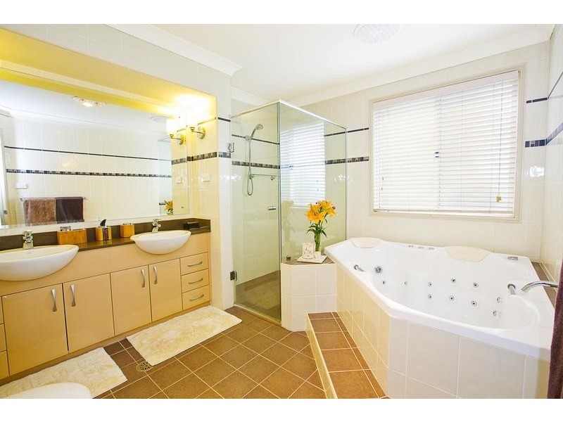 19 Lord Castlereagh Circuit, Macquarie Links NSW 2565