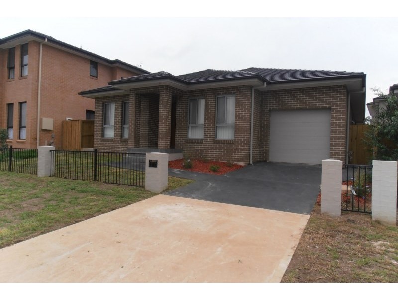 28 Mortimer Street, Minto NSW 2566