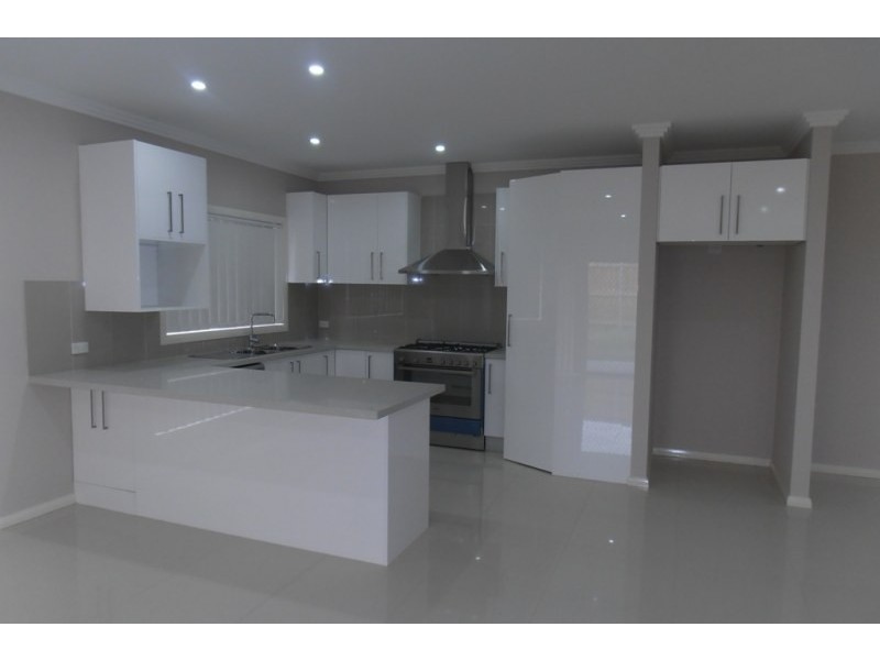 28 Mortimer Street, Minto NSW 2566