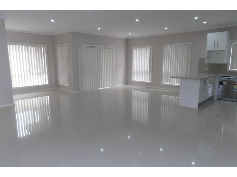 28 Mortimer Street, Minto NSW 2566