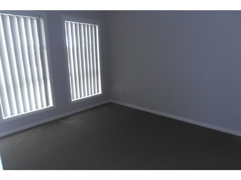 28 Mortimer Street, Minto NSW 2566