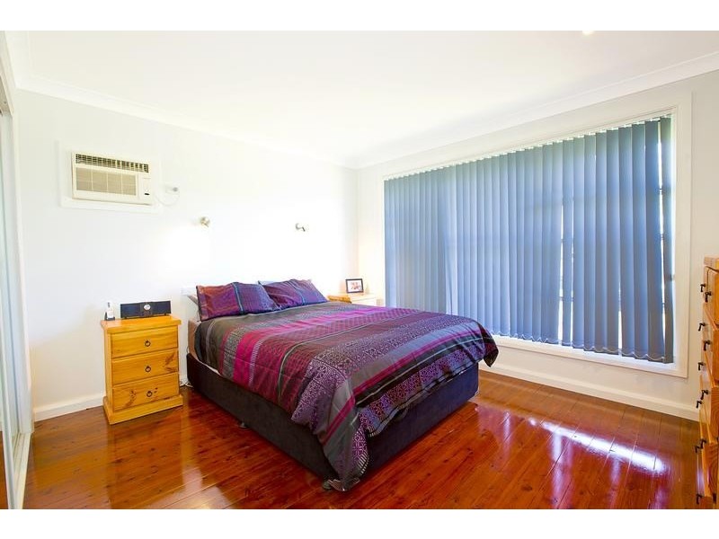 17 McInnes Place, Ingleburn NSW 2565