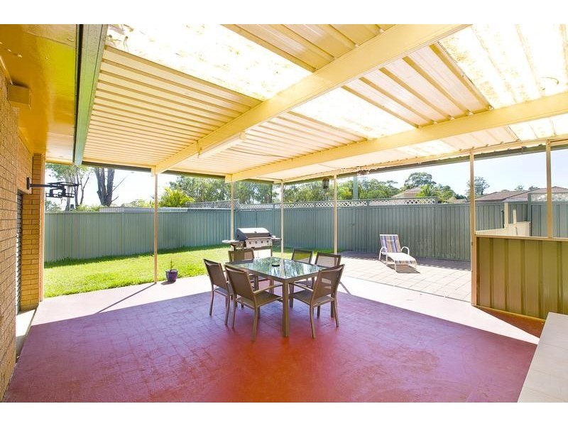 17 McInnes Place, Ingleburn NSW 2565