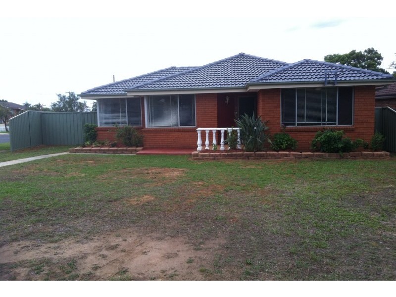 26 First Avenue, Macquarie Fields NSW 2564