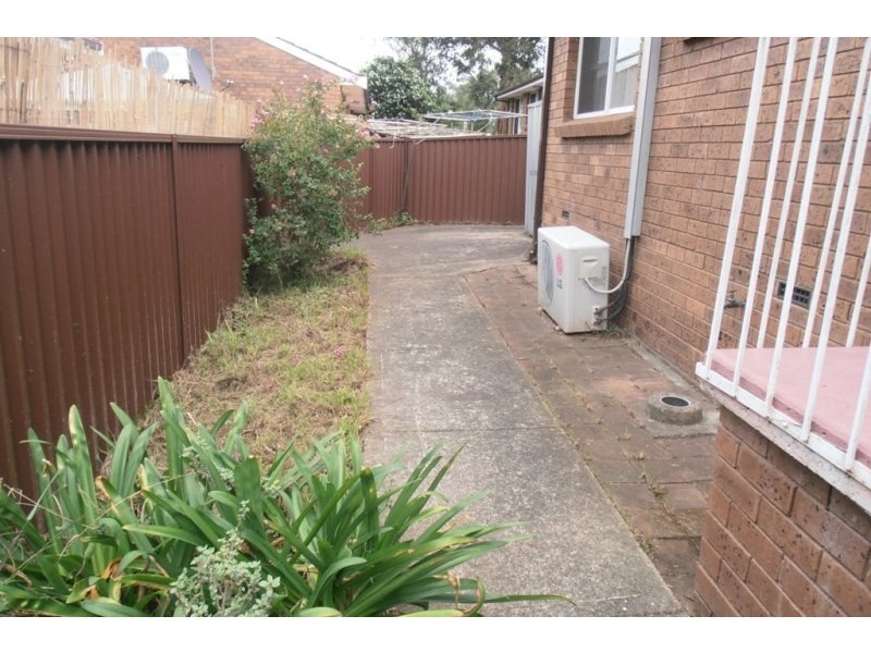 8/19 Lagonda Drive, Ingleburn NSW 2565