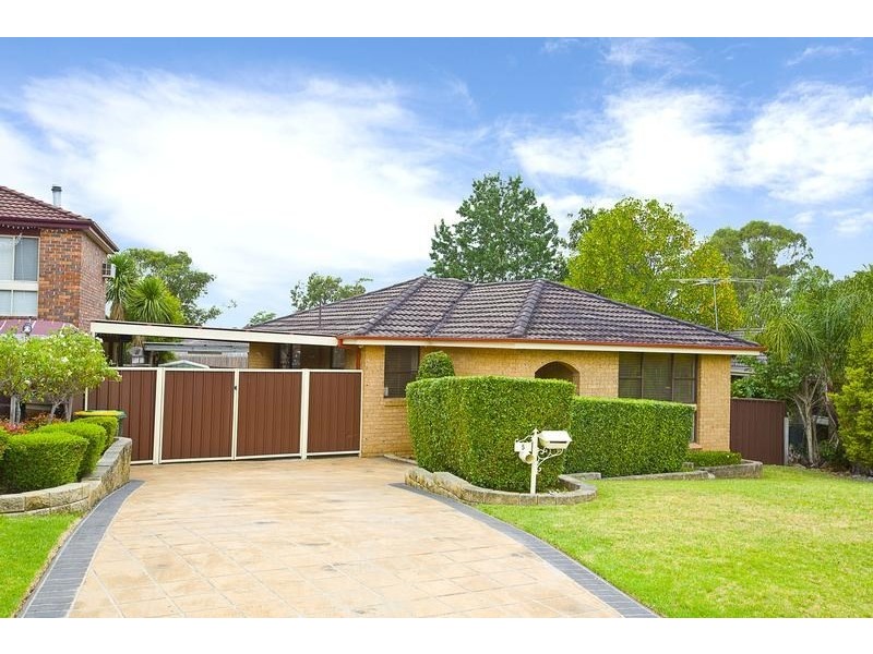 5 Jowett Place, Ingleburn NSW 2565