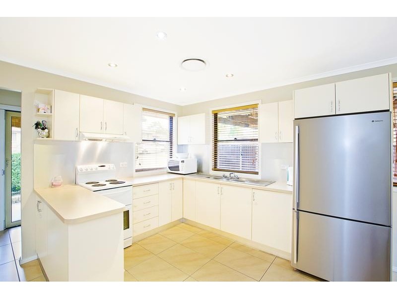 5 Jowett Place, Ingleburn NSW 2565