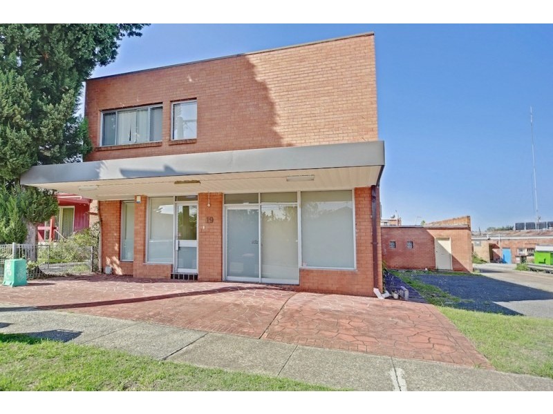 19 Parliament Road, Macquarie Fields NSW 2564