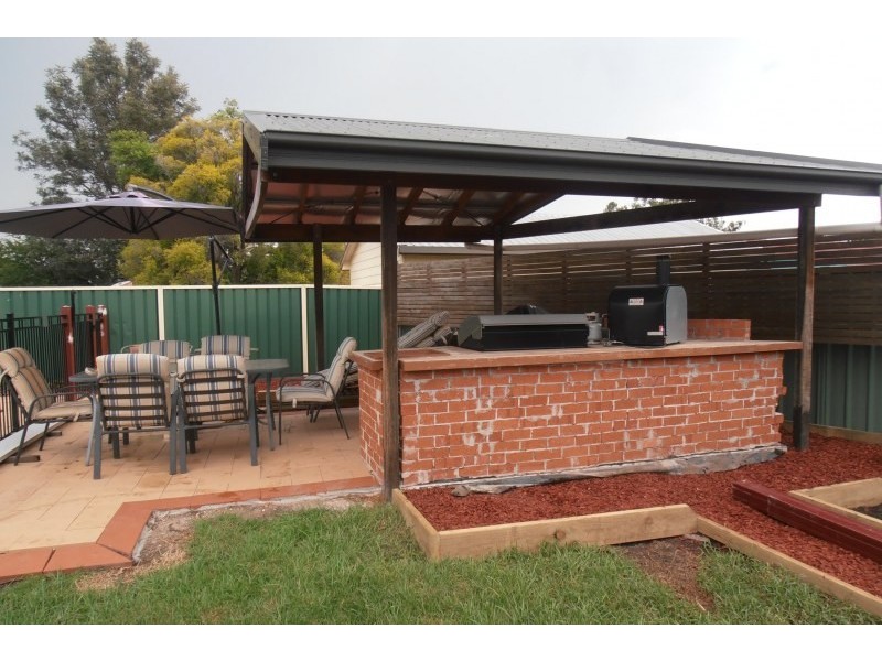 18 Pritchard Road, Macquarie Fields NSW 2564