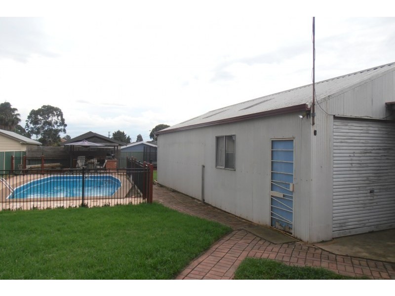 18 Pritchard Road, Macquarie Fields NSW 2564