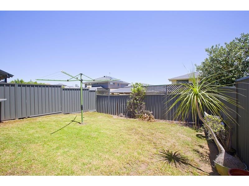2/60 Fenton Crescent, Minto NSW 2566