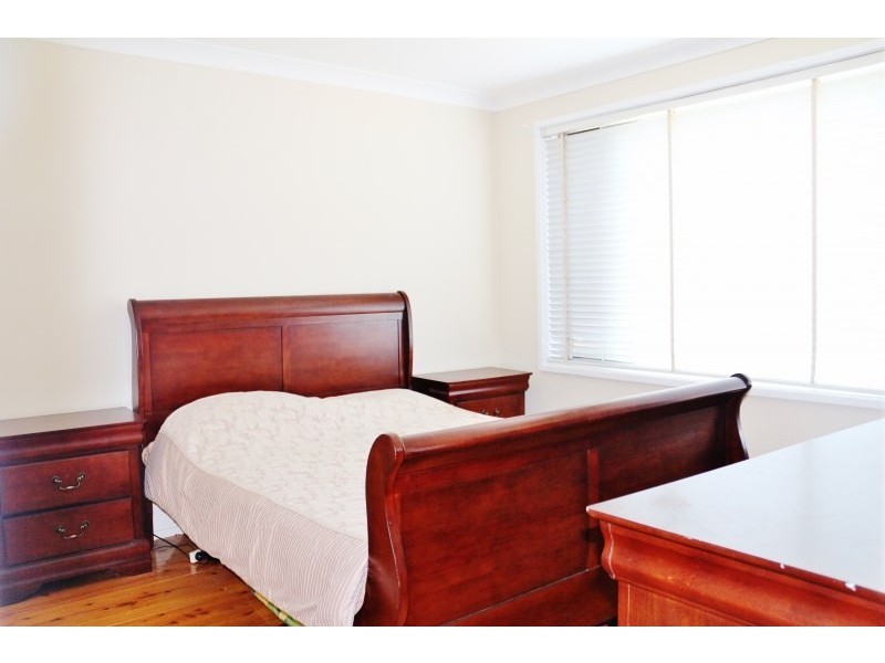 26 First Avenue, Macquarie Fields NSW 2564