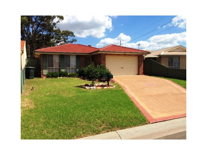 27 Wilkinson Crescent, Ingleburn NSW 2565