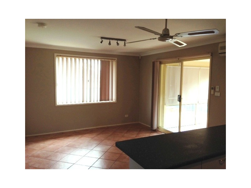 27 Wilkinson Crescent, Ingleburn NSW 2565