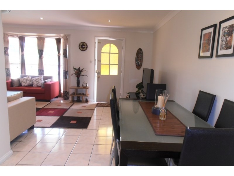 7 Victoria Road, Macquarie Fields NSW 2564