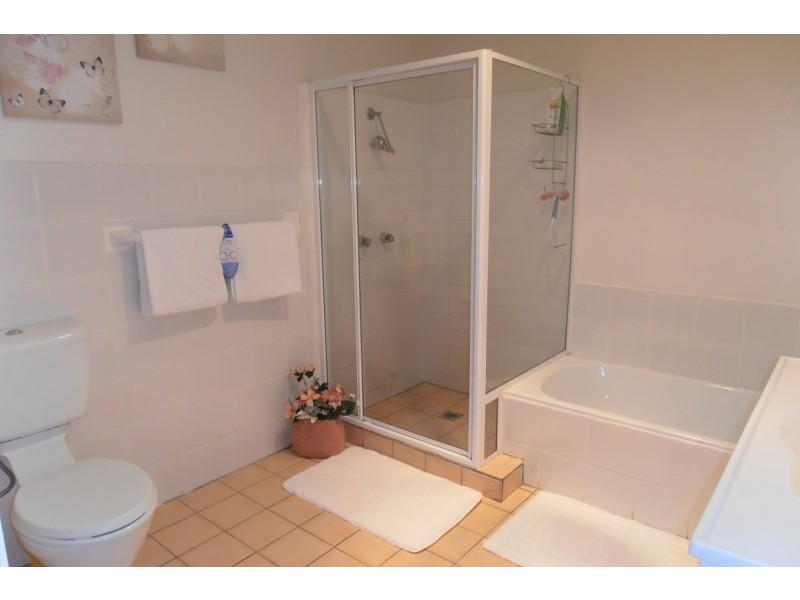 7 Victoria Road, Macquarie Fields NSW 2564