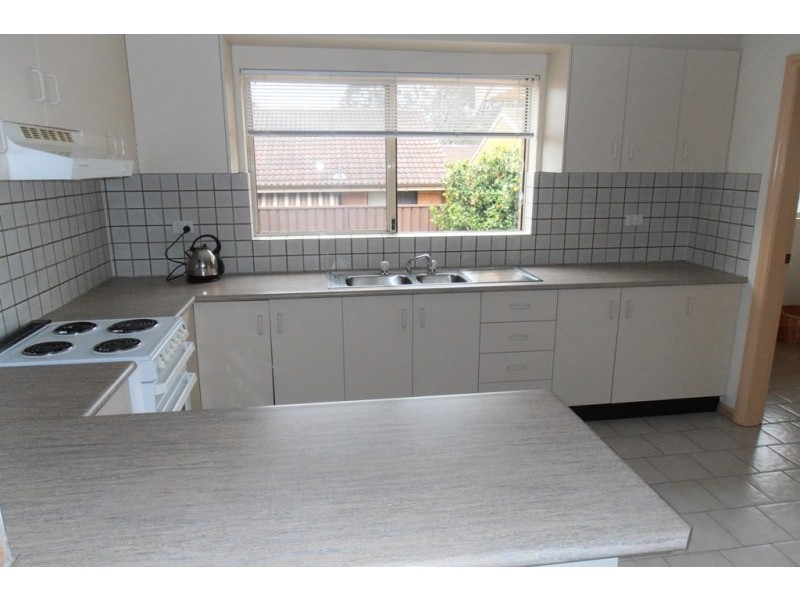 2/17 Third Avenue, Macquarie Fields NSW 2564