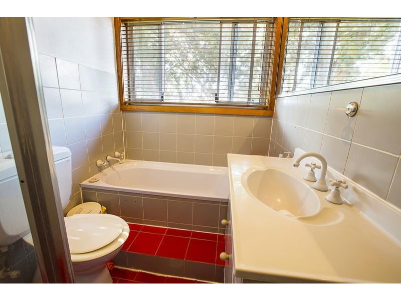 7 Rosalind Crescent, Campbelltown NSW 2560