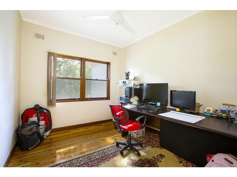 7 Rosalind Crescent, Campbelltown NSW 2560