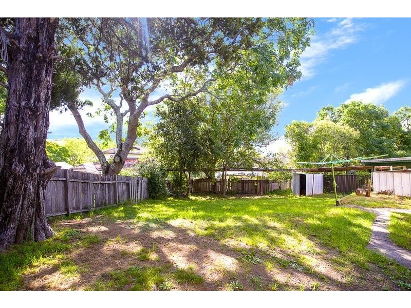 7 Rosalind Crescent, Campbelltown NSW 2560