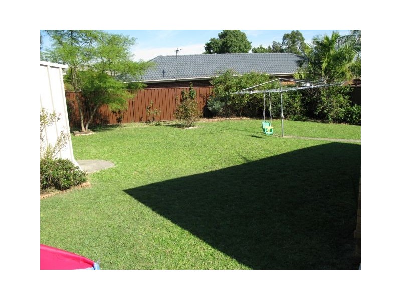 4 Daimler Place, Ingleburn NSW 2565