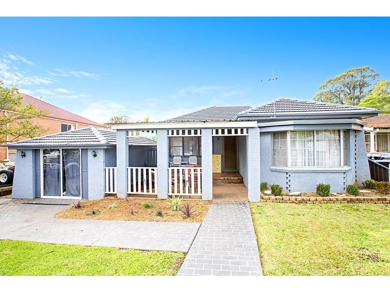 27 Wattle Avenue, Macquarie Fields NSW 2564