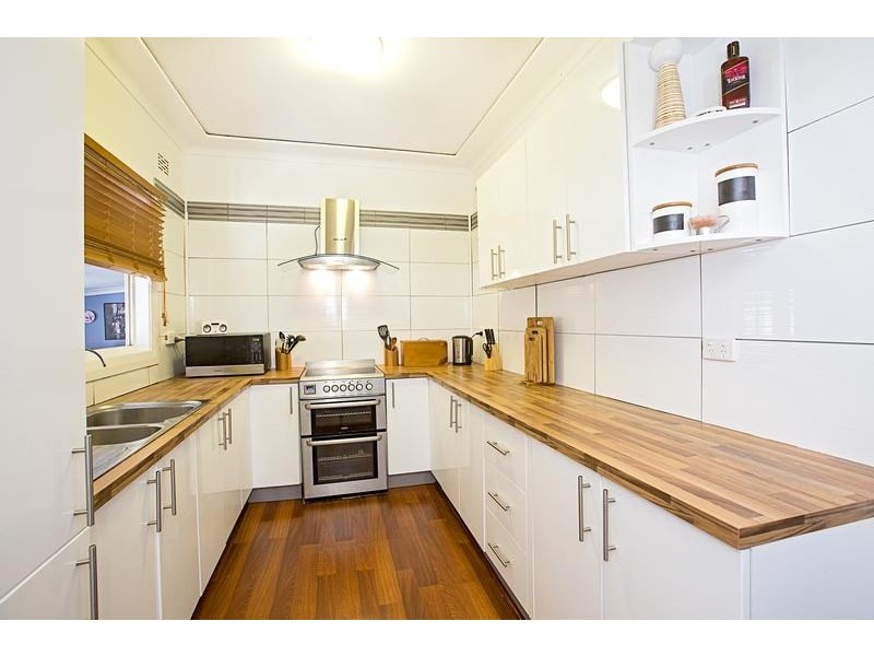 27 Wattle Avenue, Macquarie Fields NSW 2564