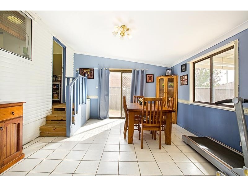 27 Wattle Avenue, Macquarie Fields NSW 2564