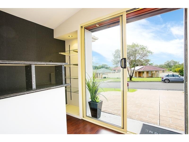 21 Salamaua Place, Glenfield NSW 2167
