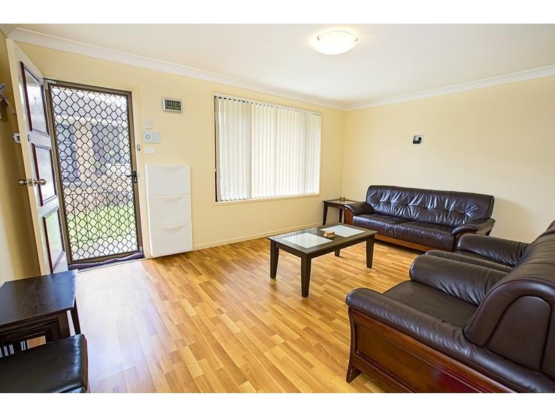 2/4 Bundy Close, Macquarie Fields NSW 2564
