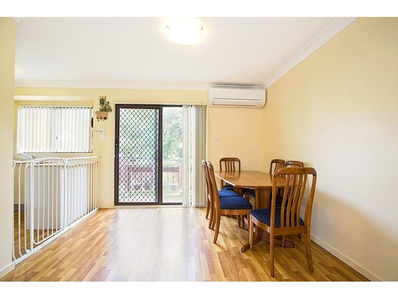 2/4 Bundy Close, Macquarie Fields NSW 2564