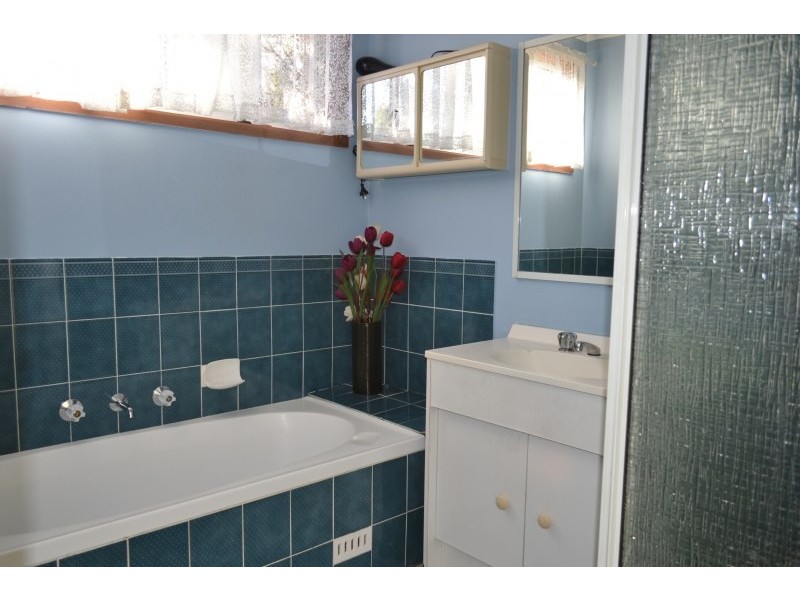 1/1A Warwick Street, Minto NSW 2566