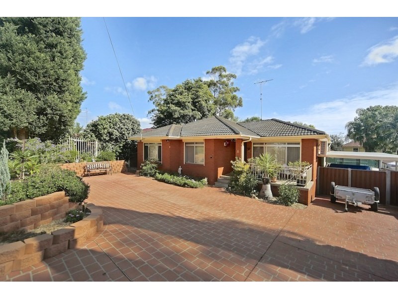 8 Arnold Street, Leumeah NSW 2560