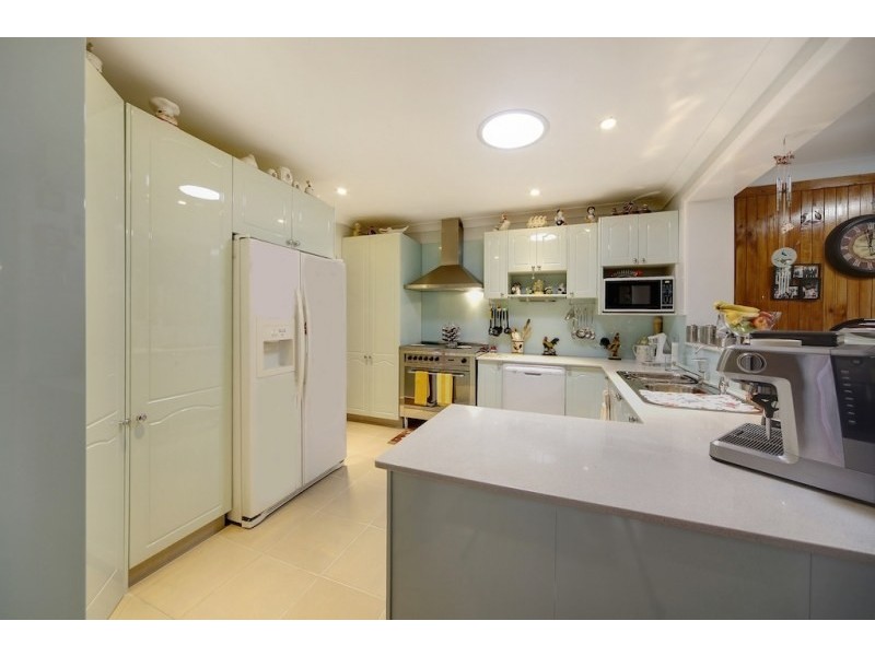 8 Arnold Street, Leumeah NSW 2560