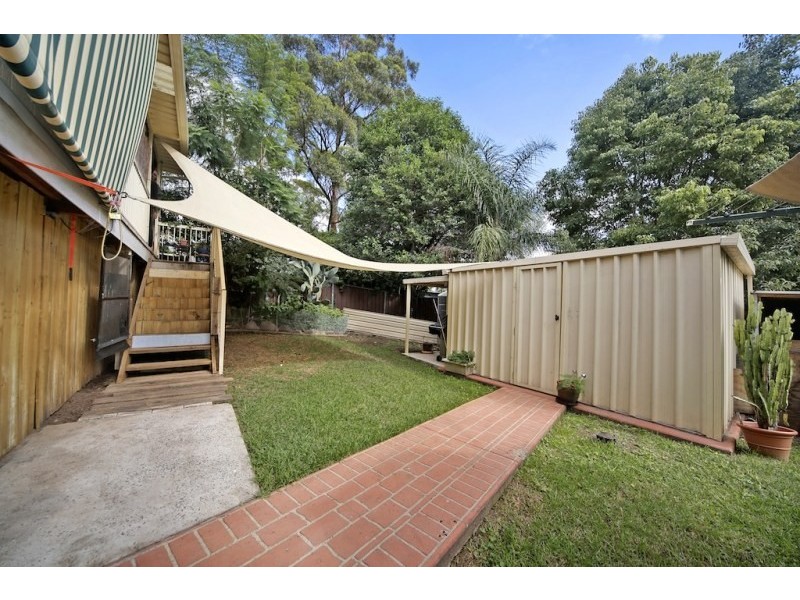 8 Arnold Street, Leumeah NSW 2560