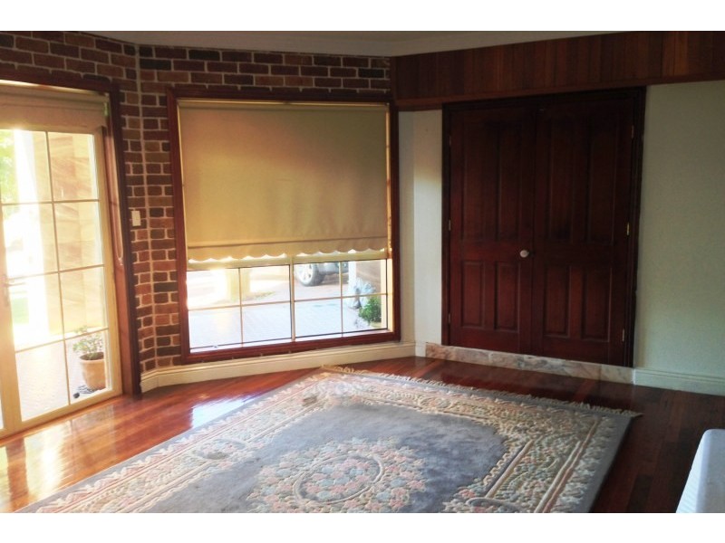 5A Strathwallen Place, Macquarie Links NSW 2565