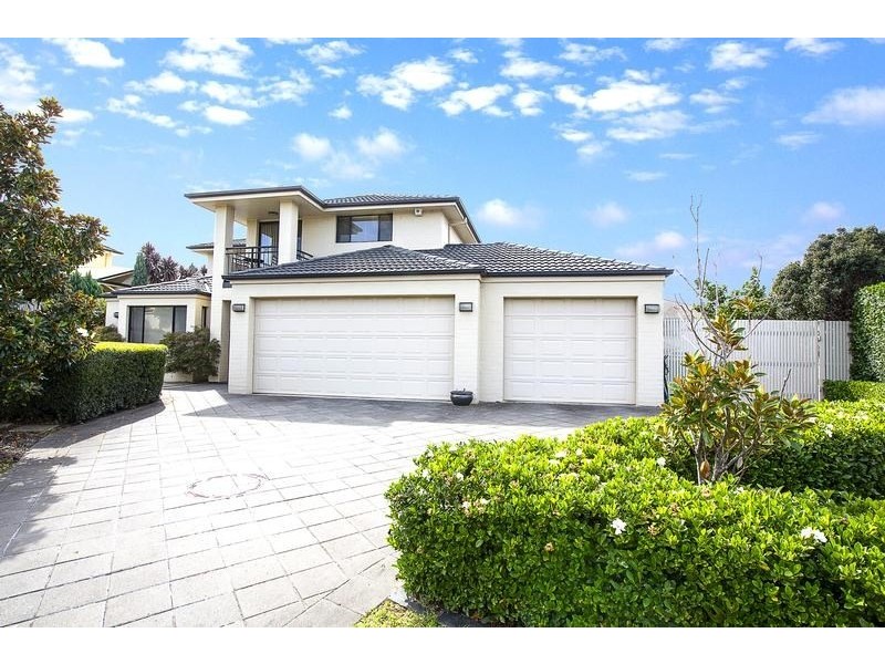 11 Homestead Circuit, Macquarie Links NSW 2565